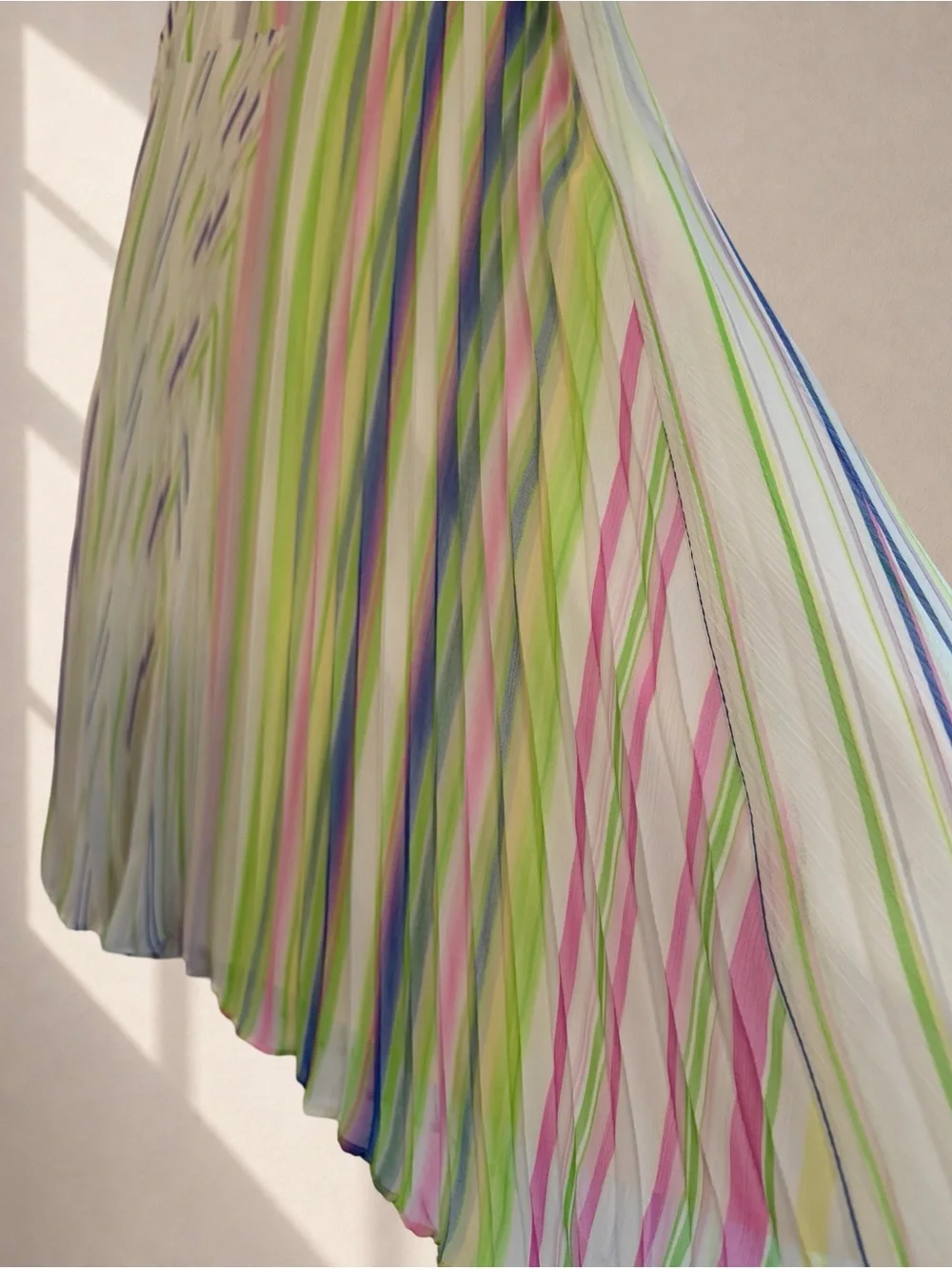 DKNY Scissor Pleated Pastel Stripe Midi Skirt L Y2K Resort Art Print